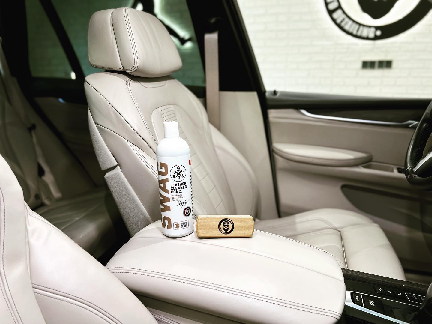 Swag LEATHER CLEANER V1. 1:20 / 500ml | Clean Leather | Concentrated | Leather Scent - Image 2
